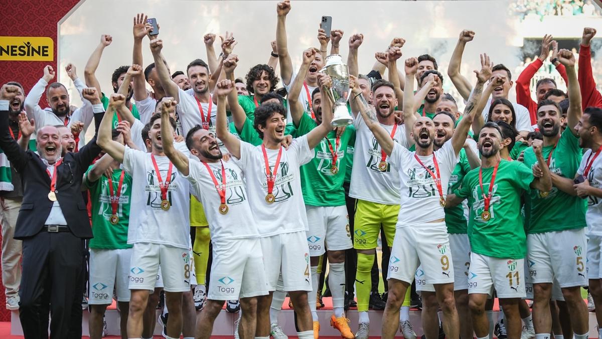 Bursaspor kulp tarihinin en goll 3. sezonunu yaad