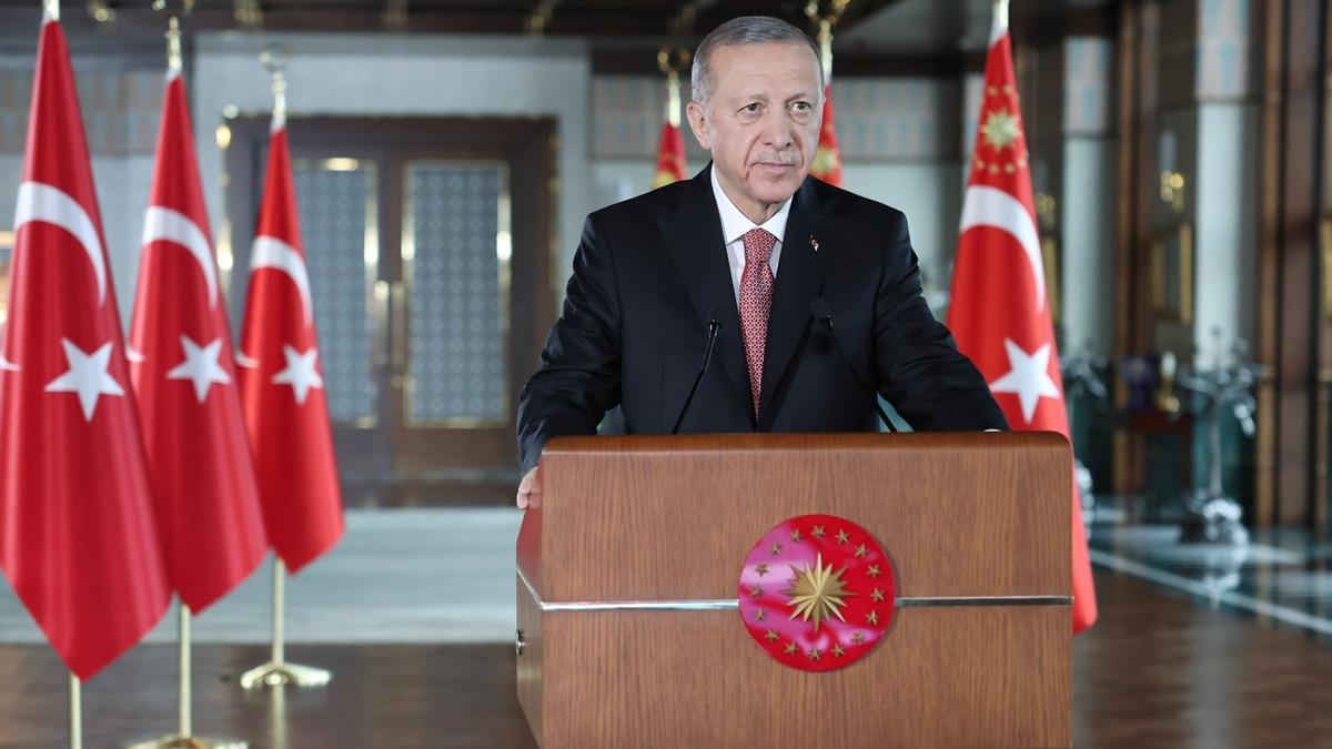 Cumhurbakan Erdoan'dan 19 Mays mesaj: Trk genlii yaadmz aa ''Trkiye Yzyl'' damgasn vuracak