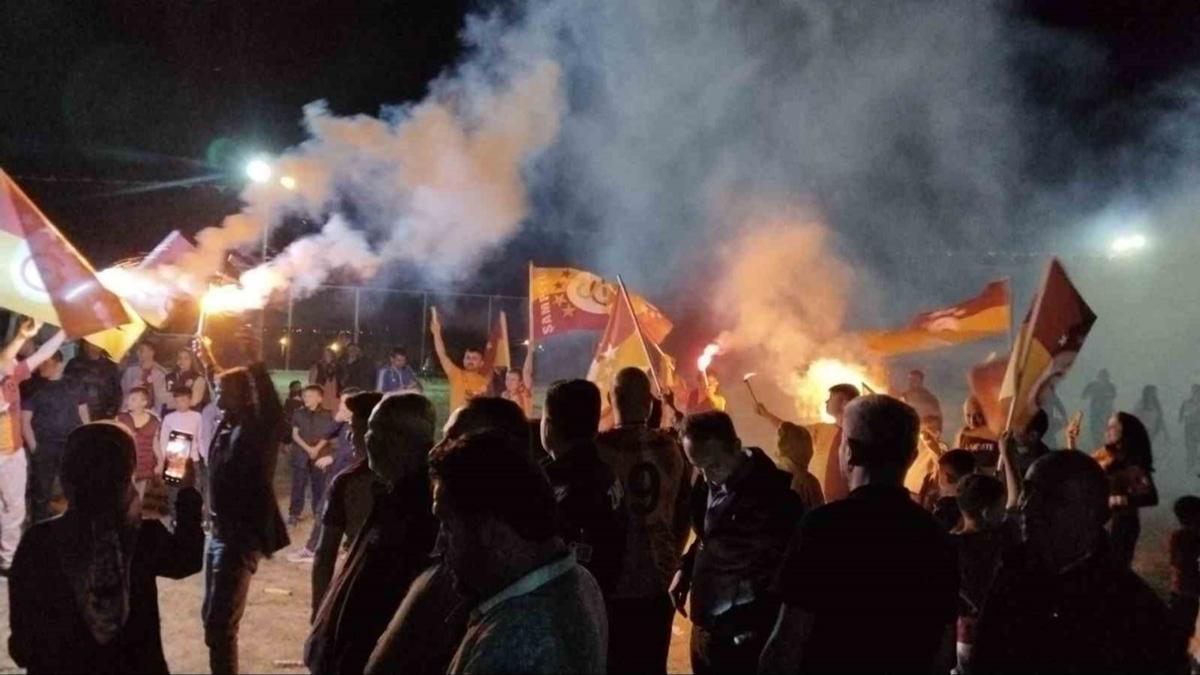 Galatasaray şampiyon oldu! Denizli'de taraftar sokağa döküldü