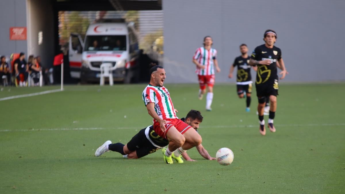Karyaka evinde kaybetti ve play-off'a veda etti