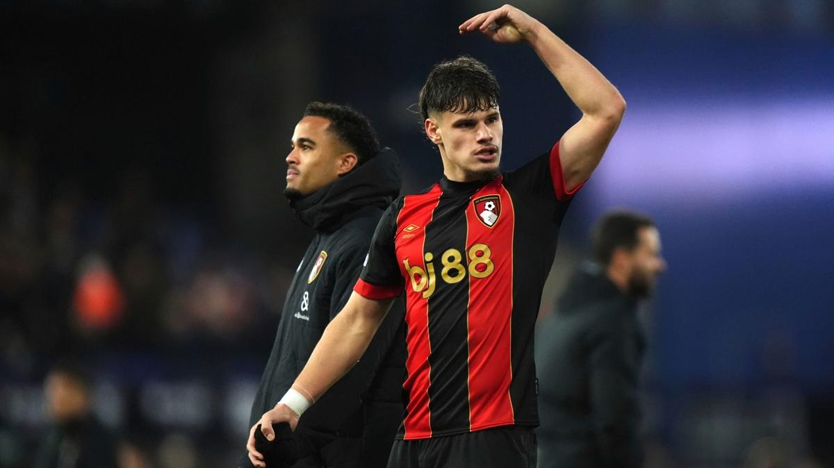Liverpool, Milos Kerkez dmeye bast