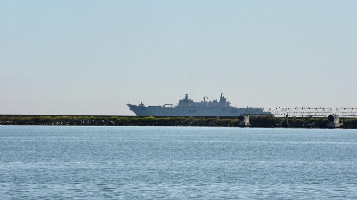 TCG Anadolu gemisi, genlerle Samsun'a geldi