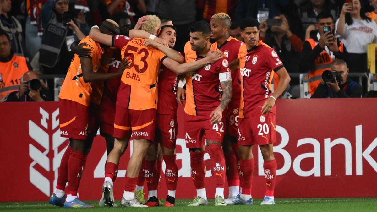 Galatasaray'da şampiyonluğun şifresi: Duran top organizasyonları