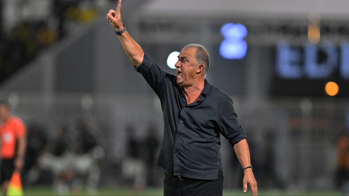 Fatih Terim kulbede lgna dnd! O anlar kameralara yansd