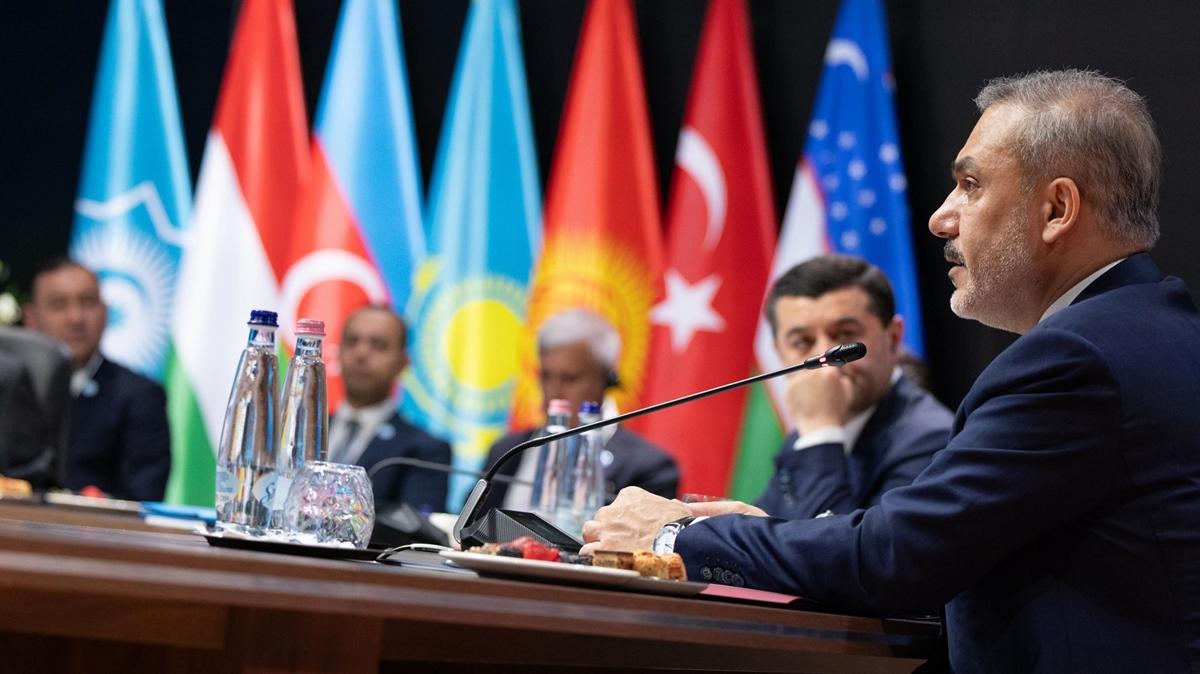 Trkiye'nin youn diplomatik giriimleri sonu verdi! Bakan Fidan'dan TDT yelerine Suriye ars
