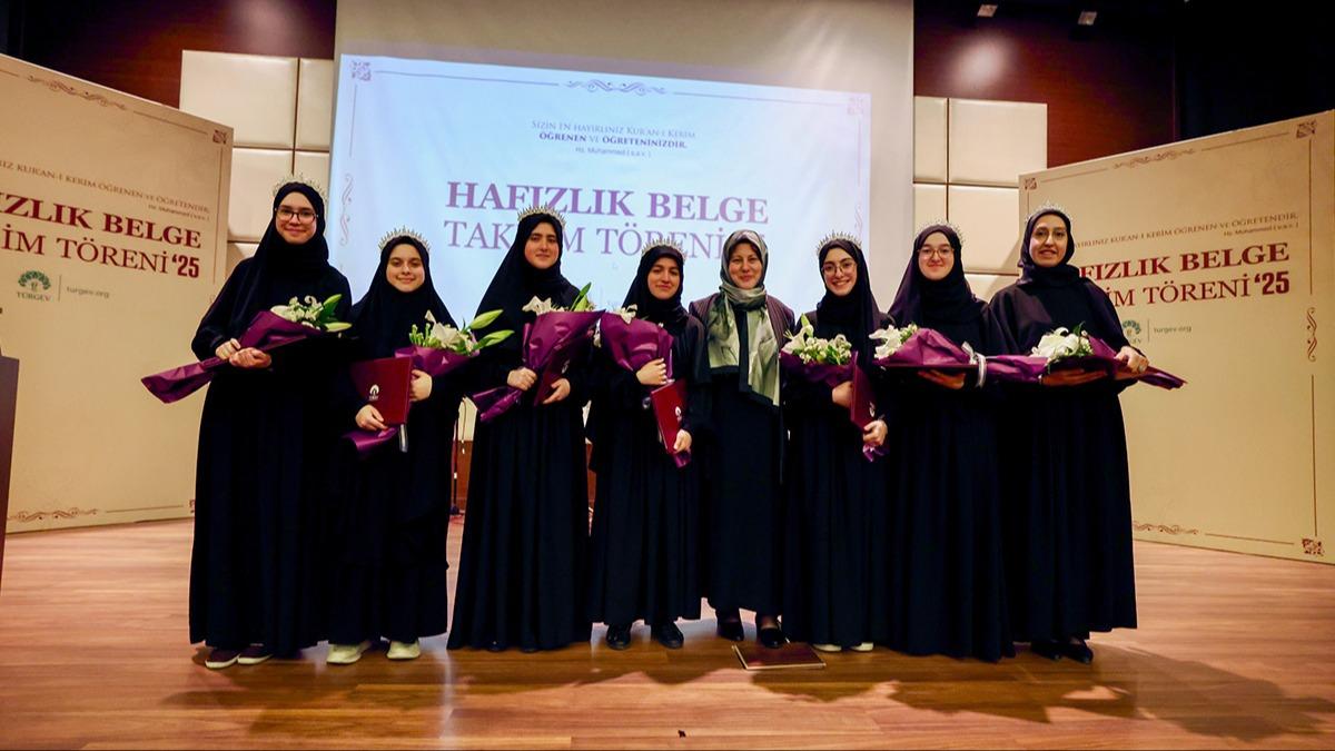 Gen hafzlar Kur'an emanetini teslim ald