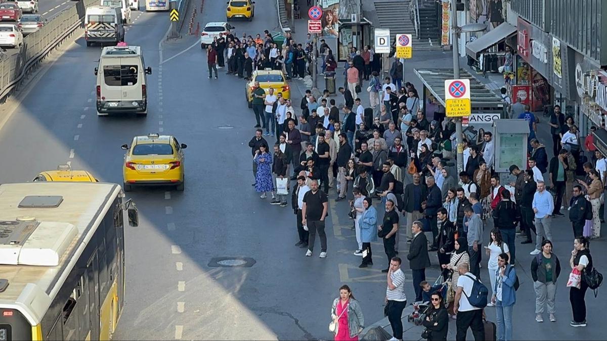 stanbul'da ulamda byk kriz! Halk otobsleri kontak kapatt
