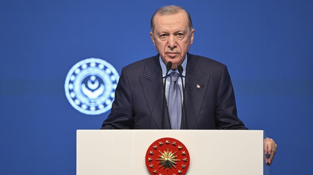 Cumhurbakan Erdoan'dan ailelere LGBT uyars: stismar seyredemeyiz 