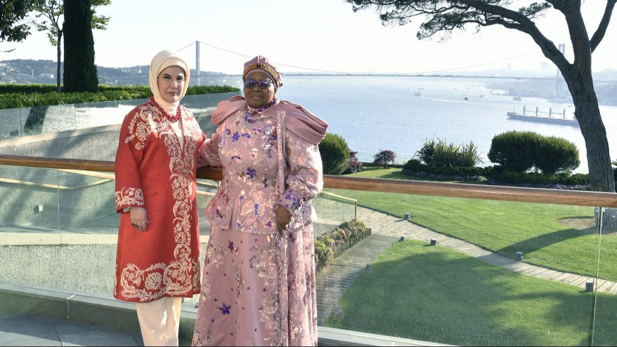 Emine Erdoan, Esvatini Ana Kraliesi Ntfombi Tfwala ile grt