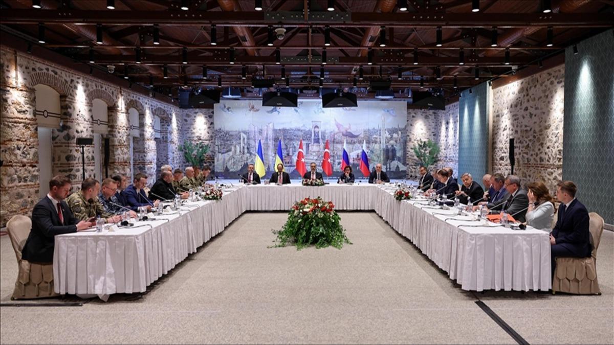 stanbul'da anlalmt: Rusya ve Ukrayna arasnda byk esir takas
