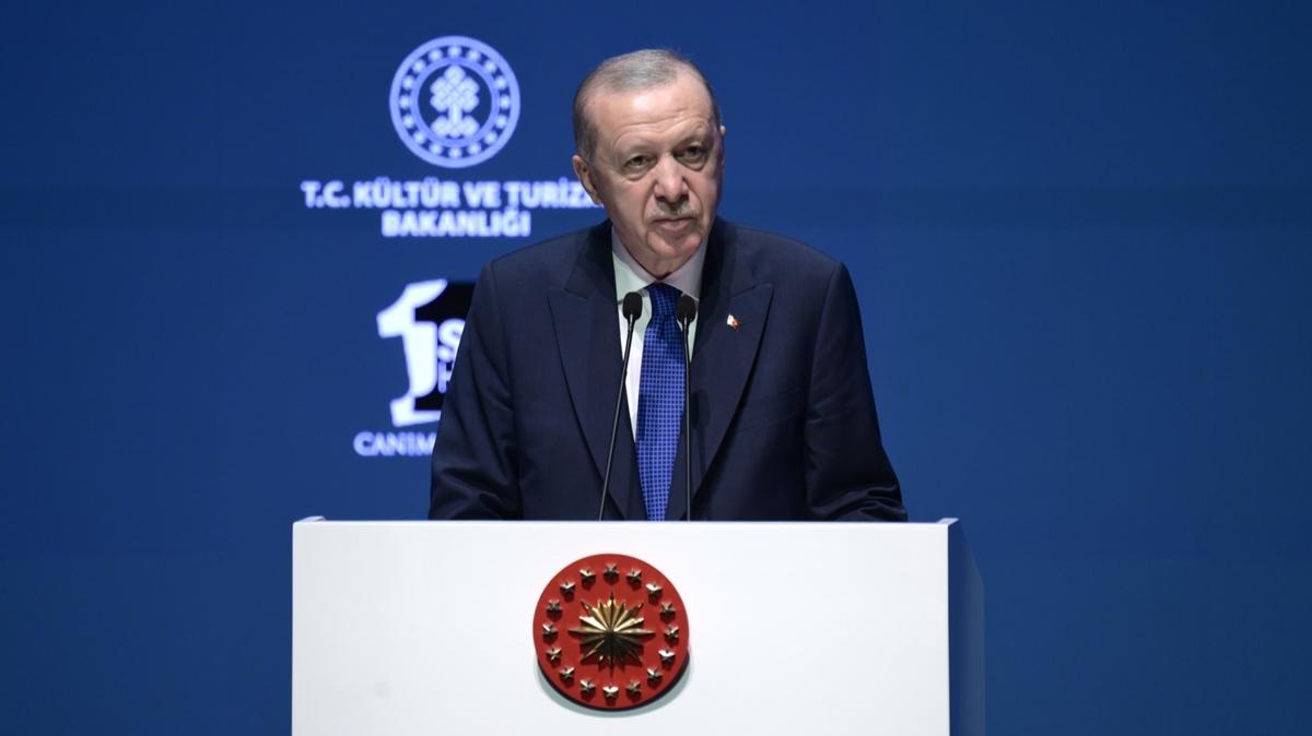 Cumhurbakan Erdoan'dan, Necip Fazl'n ''dava sancaktarl''na vurgu: stikametinden vazgemedi
