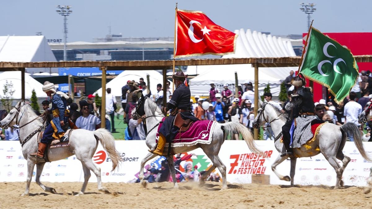 Dnyann drt bir yanndan binlerce kii katlyor.... Etnospor'da 3'nc gn cokusu! 