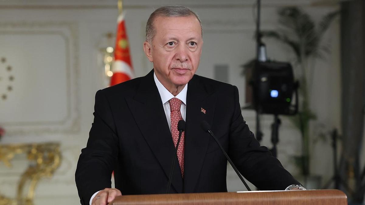 Bakan Erdoan, Necip Fazl' and: Eserleriyle bugn bile kitlelere yn veriyor