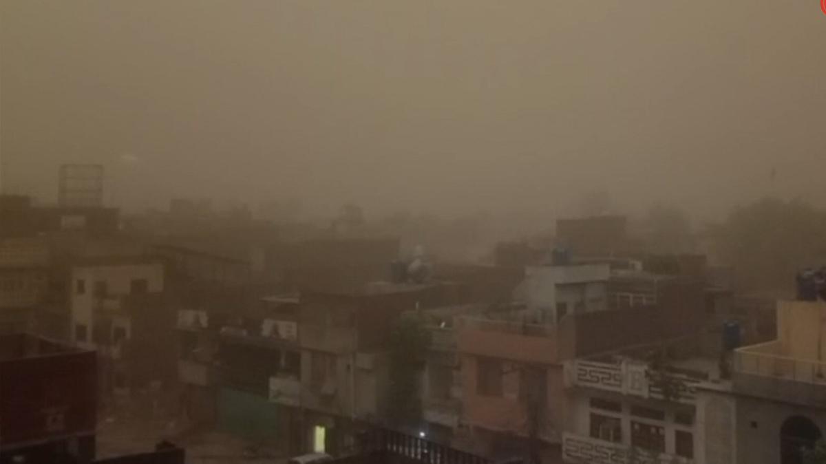 Pakistan'da iddetli frtna: 14 can kayb