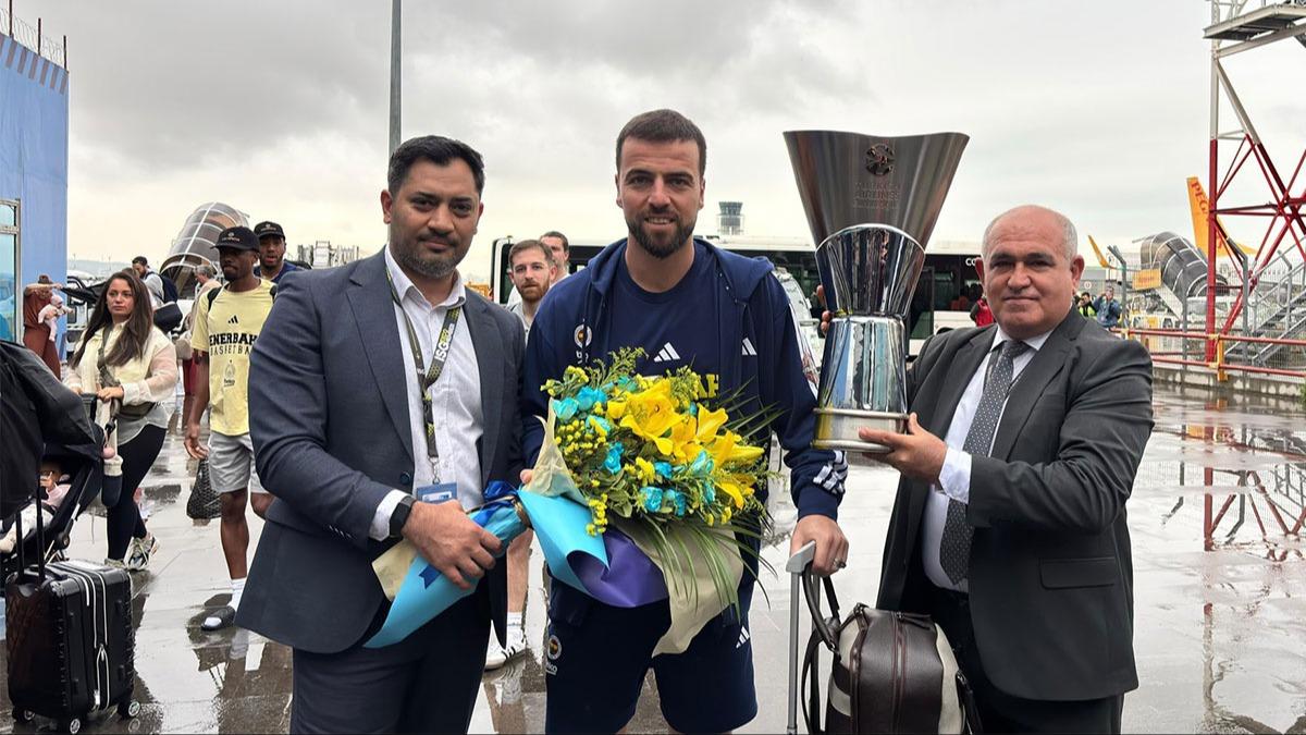 Beklenen kupa stanbul'a ulat! ampiyon Fenerbahe Beko yurda dnd