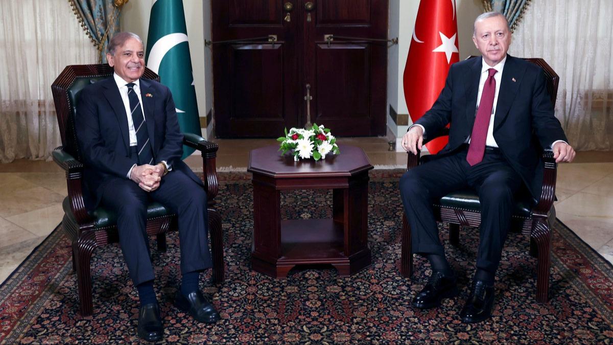 Cumhurbakan Erdoan'dan Pakistan Babakan erif'le grmesine ilikin paylam
