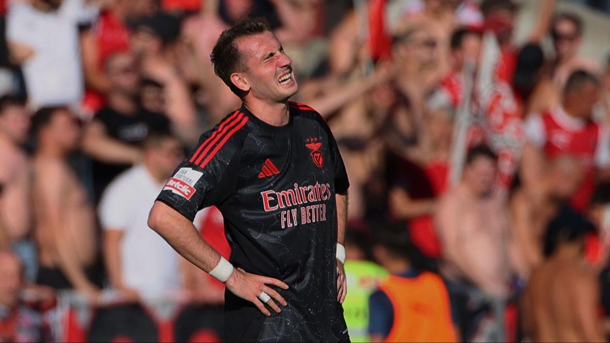 Final ma sonras Benfica kart! Kerem Aktrkolu eletirilerin hedefi oldu