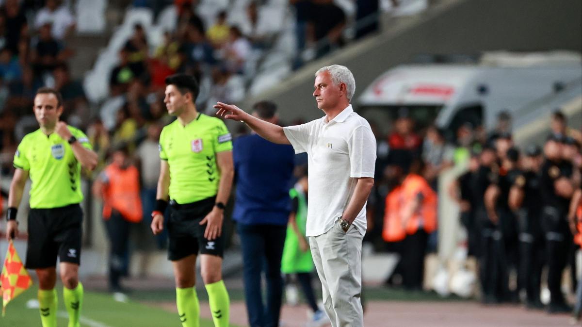 Jose Mourinho'dan ayrlk iddialarna cevap: Bana bir ey sylenmedi