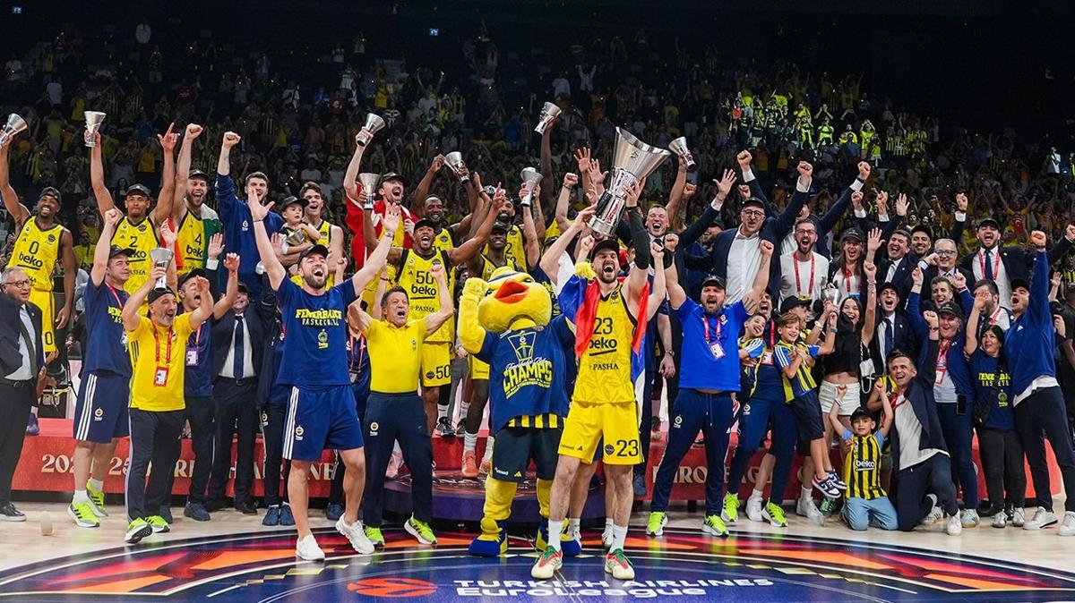 Fenerbahe Beko yeni logosunu tantt