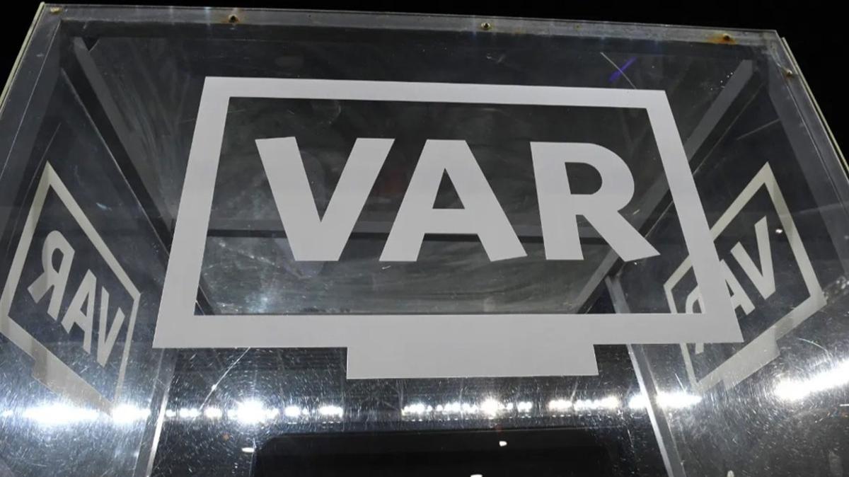 VAR kaytlar akland! te tartmal pozisyonlar