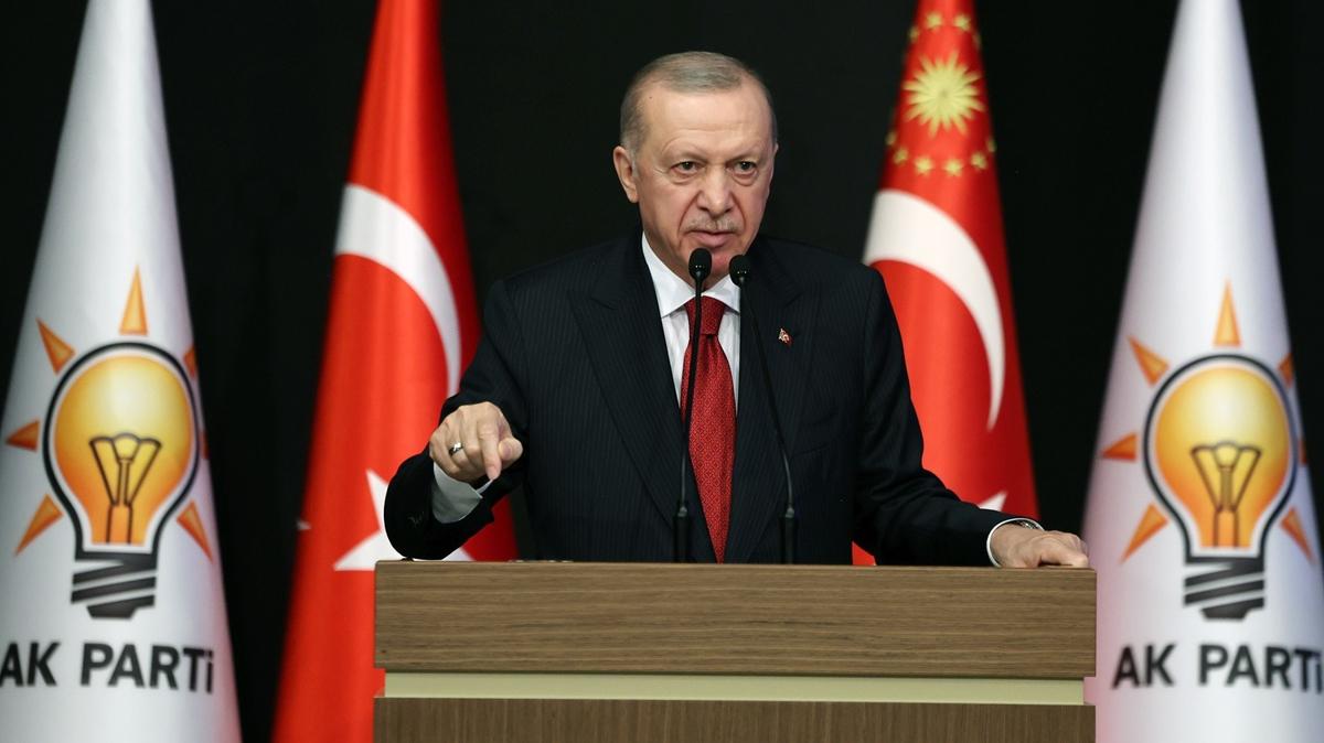 Yeni anayasa almalar balyor... Cumhurbakan Erdoan: 10 hukuku arkadamz grevlendirdik