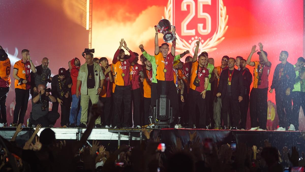 Galatasaray'a ampiyonluk kutlamalarndan dev gelir