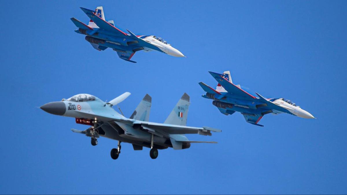 Aranan kan bulundu! Su-30 sava uaklar askeri sse ulat