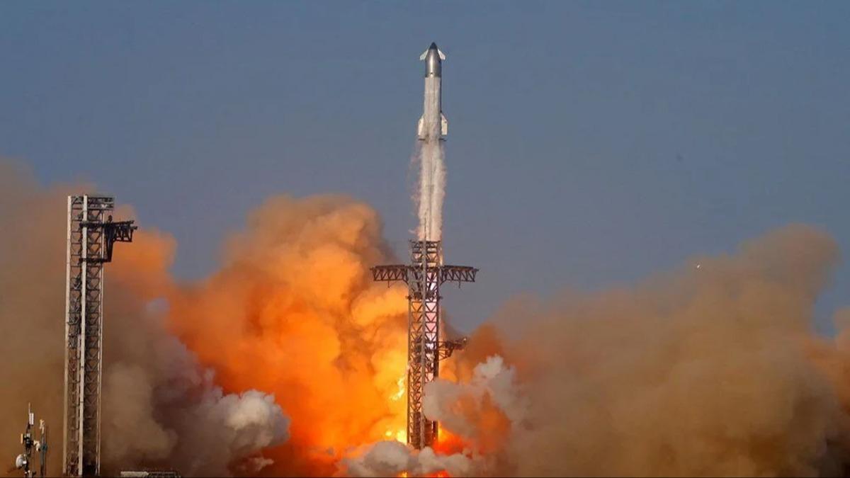 SpaceX'in dev roketi bir kez daha paraland 
