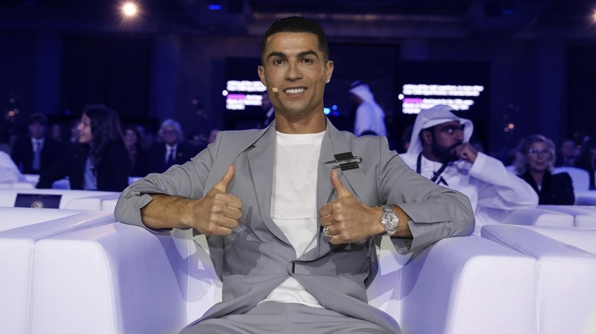 2 yllk anlama duyuruldu! Tarihe geecek transfer: Cristiano Ronaldo