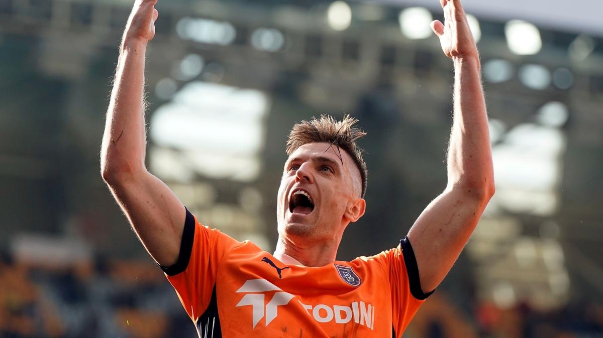 Başakşehir'den Krzysztof Piatek için transfer açıklaması