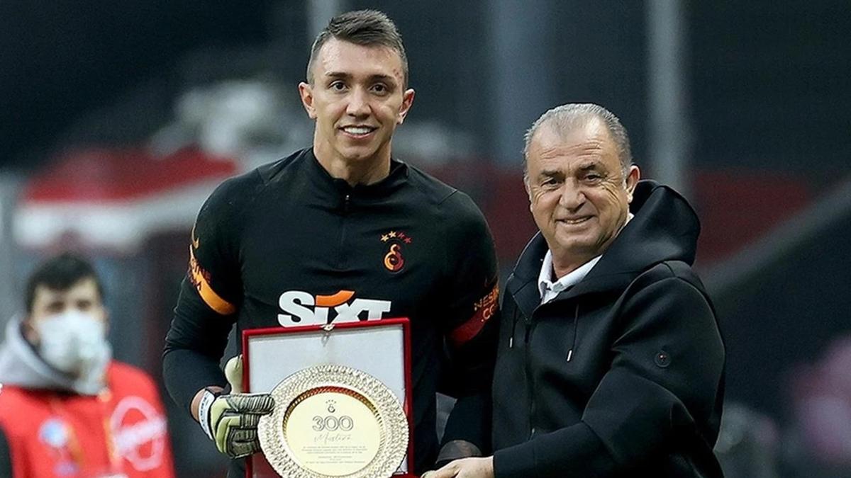 Fatih Terim'den Muslera paylam