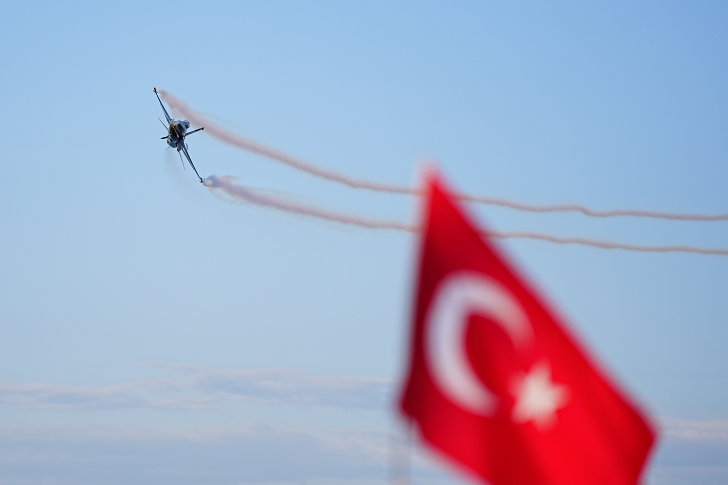 SOLOTÜRK'ten nefes kesen gösteri! İstanbulluları hayran bıraktılar