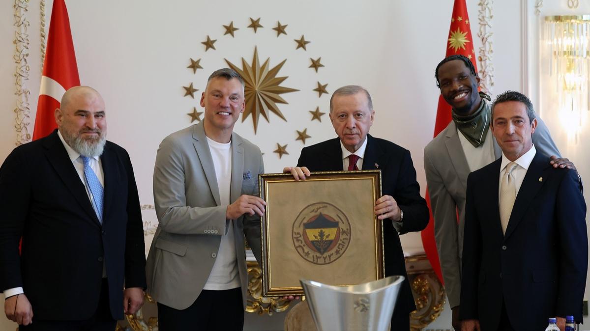 Cumhurbakan Erdoan, THY Avrupa Ligi ampiyonu Fenerbahe Beko Erkek Basketbol Takm'n kabul etti 
