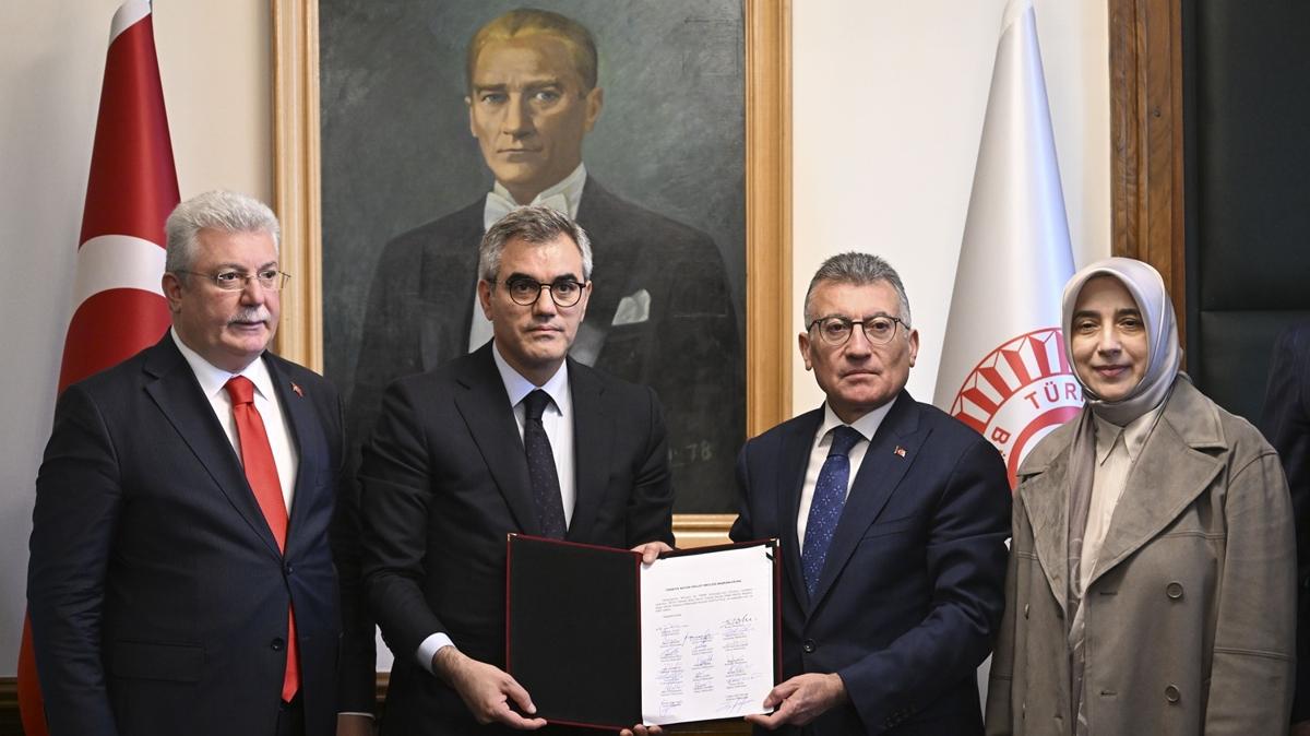 TBMM'de seim sreci balyor... AK Parti'nin aday Numan Kurtulmu oldu