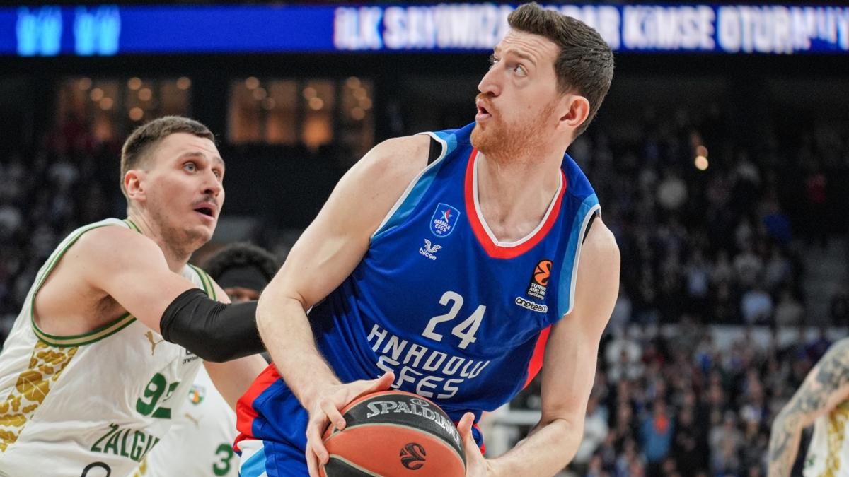 Anadolu Efes Ercan Osmani ile nikah tazeledi
