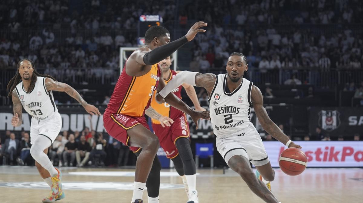 Basketbolda derbiyi Beikta kazand