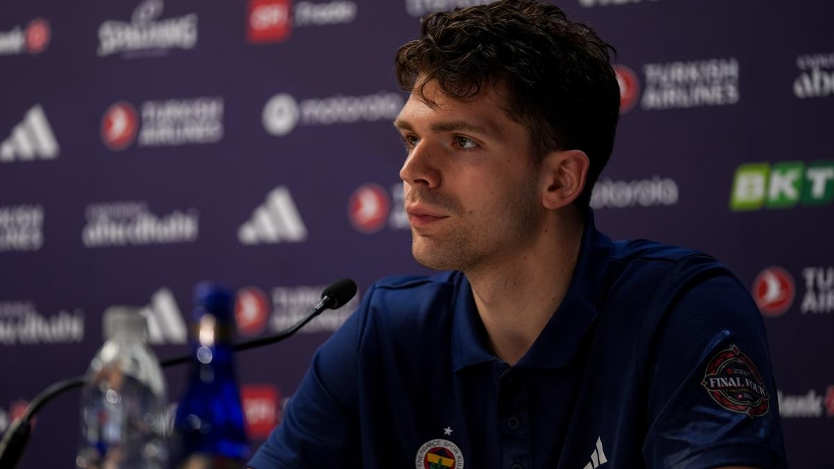 Fenerbahe duyurdu! Tark Biberovi'ten kt haber