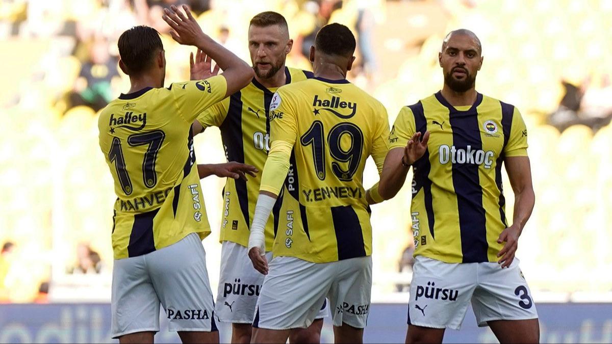Fenerbahe'den tatsz galibiyet! Sezonu 3 puanla kapad