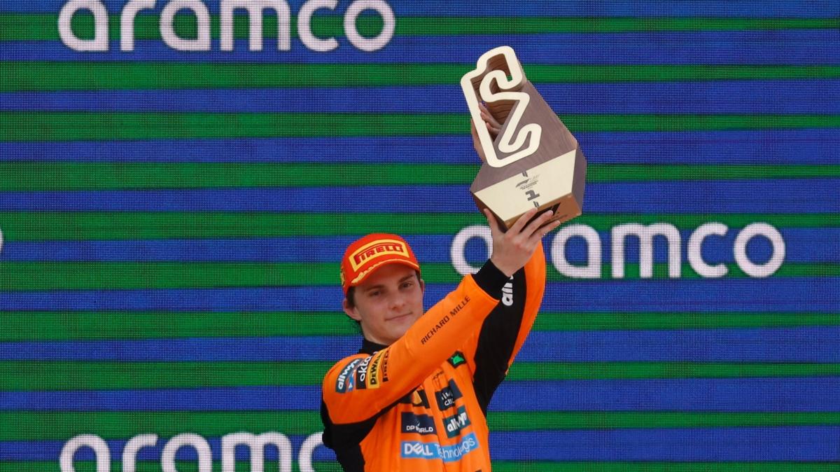 Formula 1'de spanya Grand Prix'sini Piastri kazand