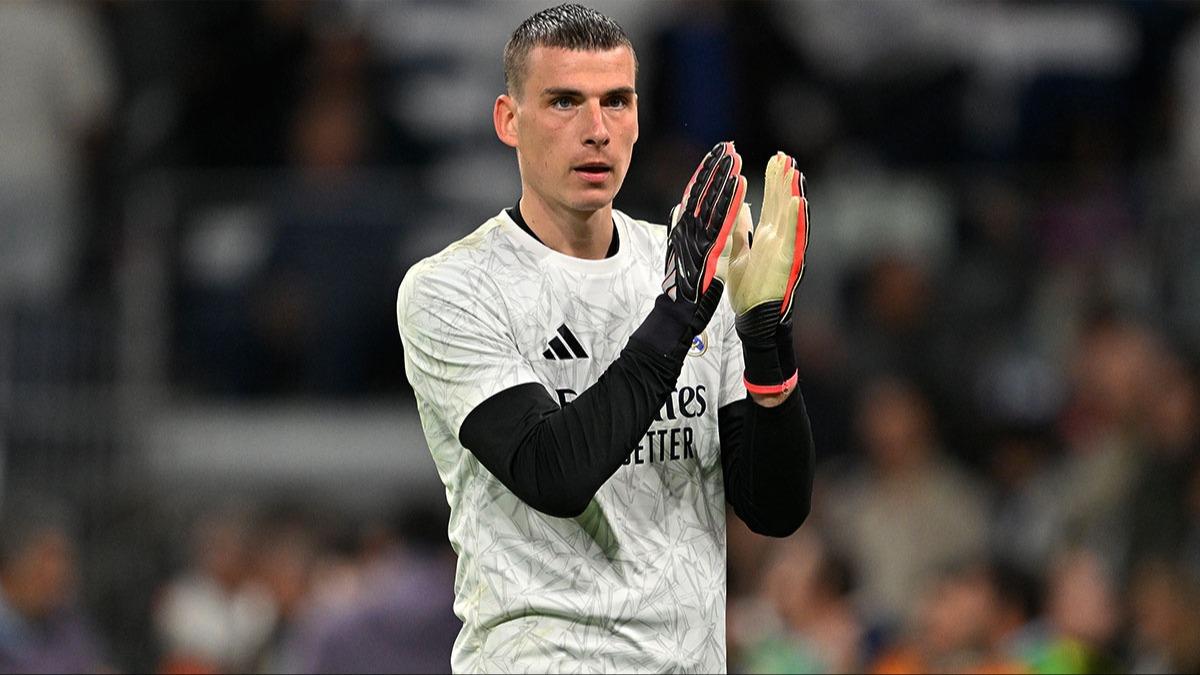 Galatasaray'da transfer harekat! ncelik kaleci ve on numara