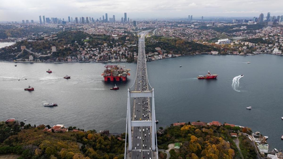 stanbul Boaz'nda gemi trafii ift ynl askya alnd
