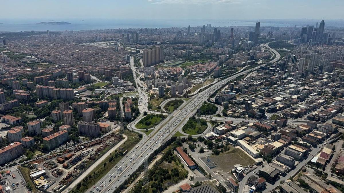 Kurban Bayram ncesi denetim! Ekipler trafii havadan grntledi 