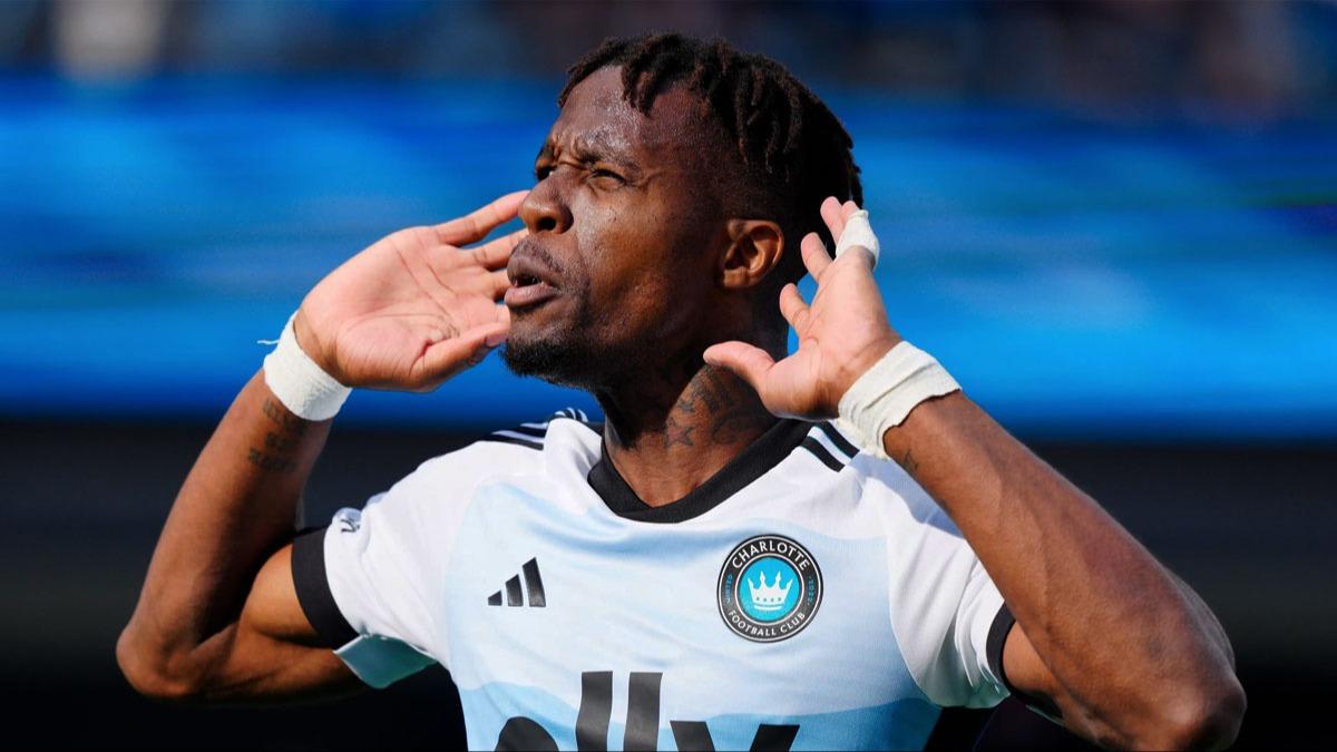 Yollar resmen ayrld! Galatasaray'da Wilfried Zaha gelimesi