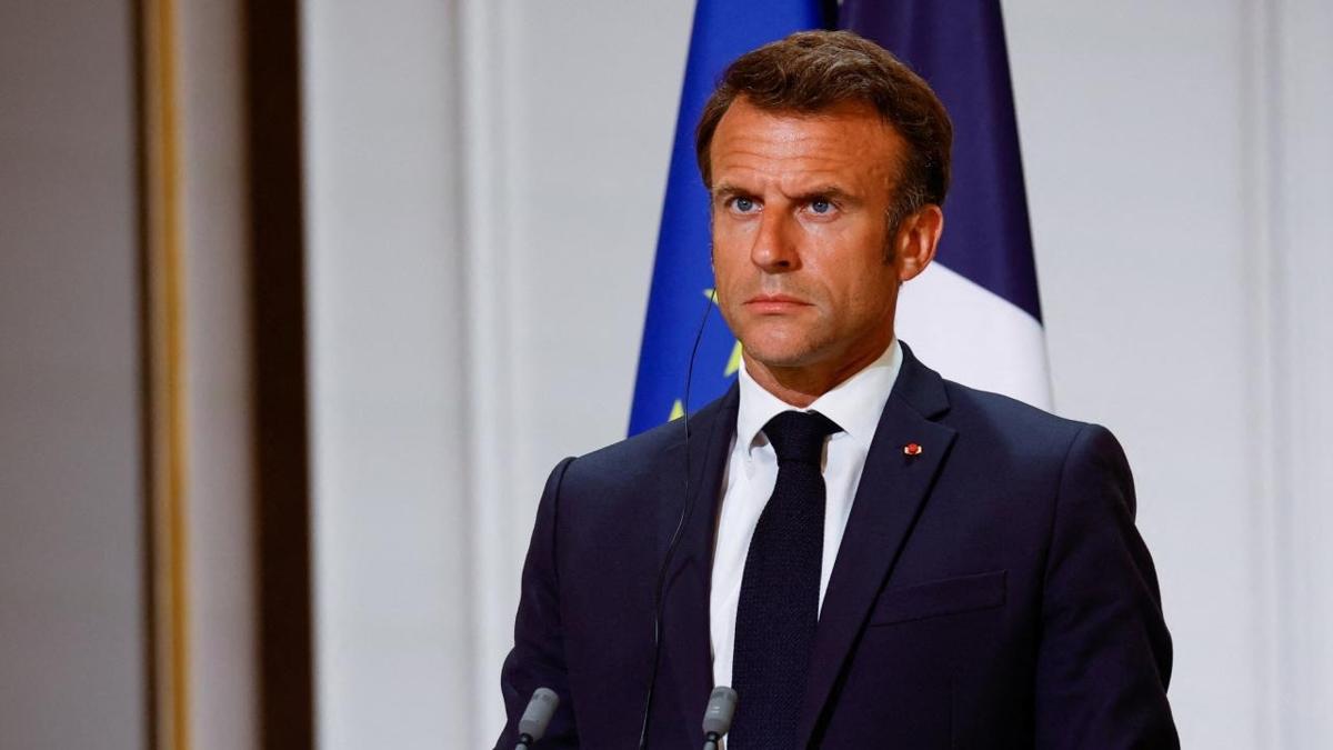 Fransa'da skandal! Macron'un balmumu heykeli alnd