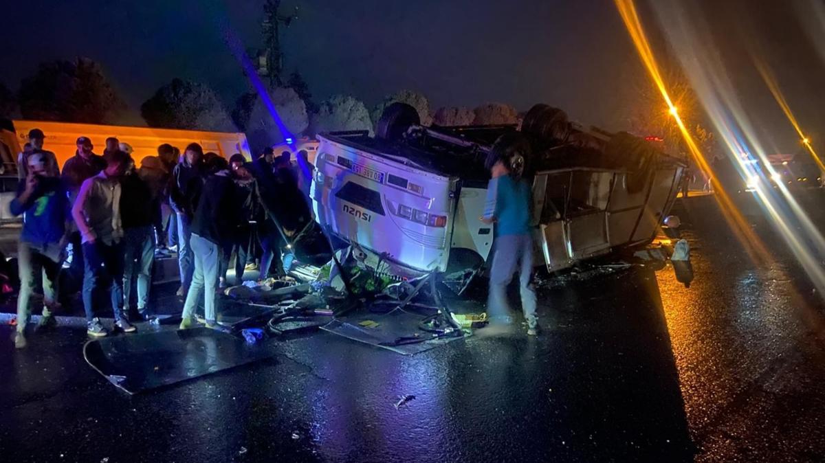Hatay'da devrilen midibsteki 25 tarm iisi yaraland