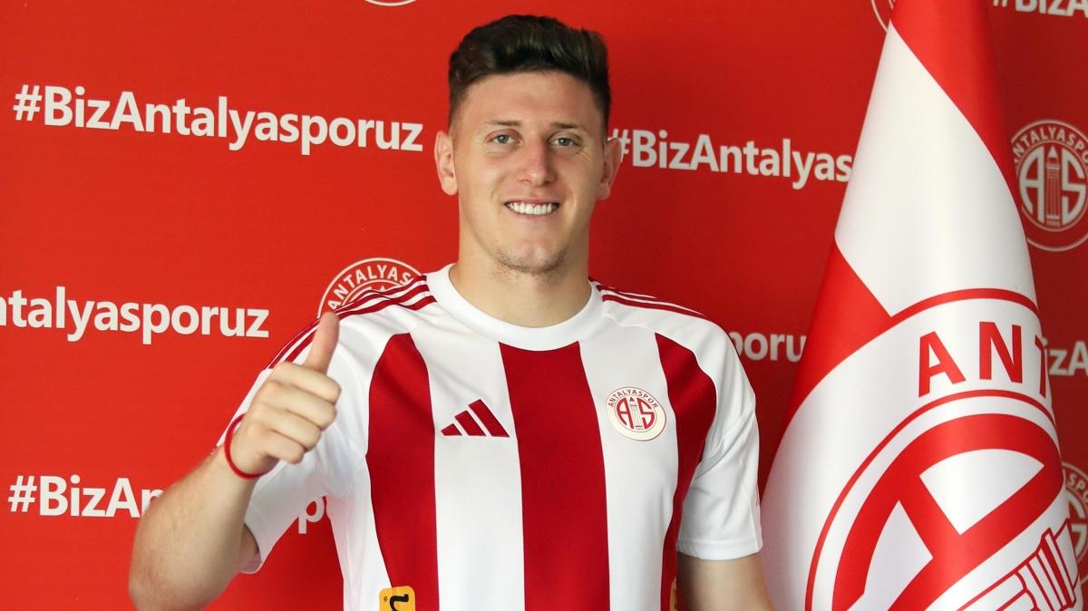 Antalyaspor'un gol kral Adolfo Gaich