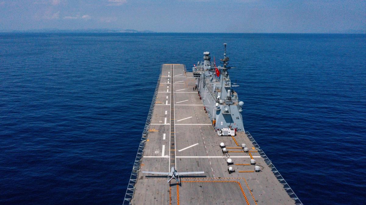 Dnyada bir ilk! Bayraktar TB3'ten tarihe damga vuran yeni baar