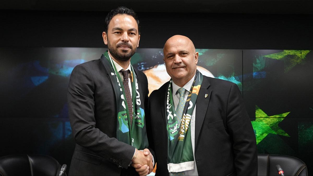 Kocaelispor'da imzalar atld! Takmn yeni teknik direktr Seluk nan