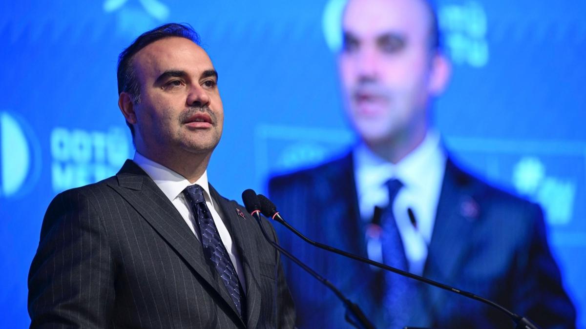 Bakan Kacr duyurdu: Uluslararas alara dahil olmak iin hemen bavurun