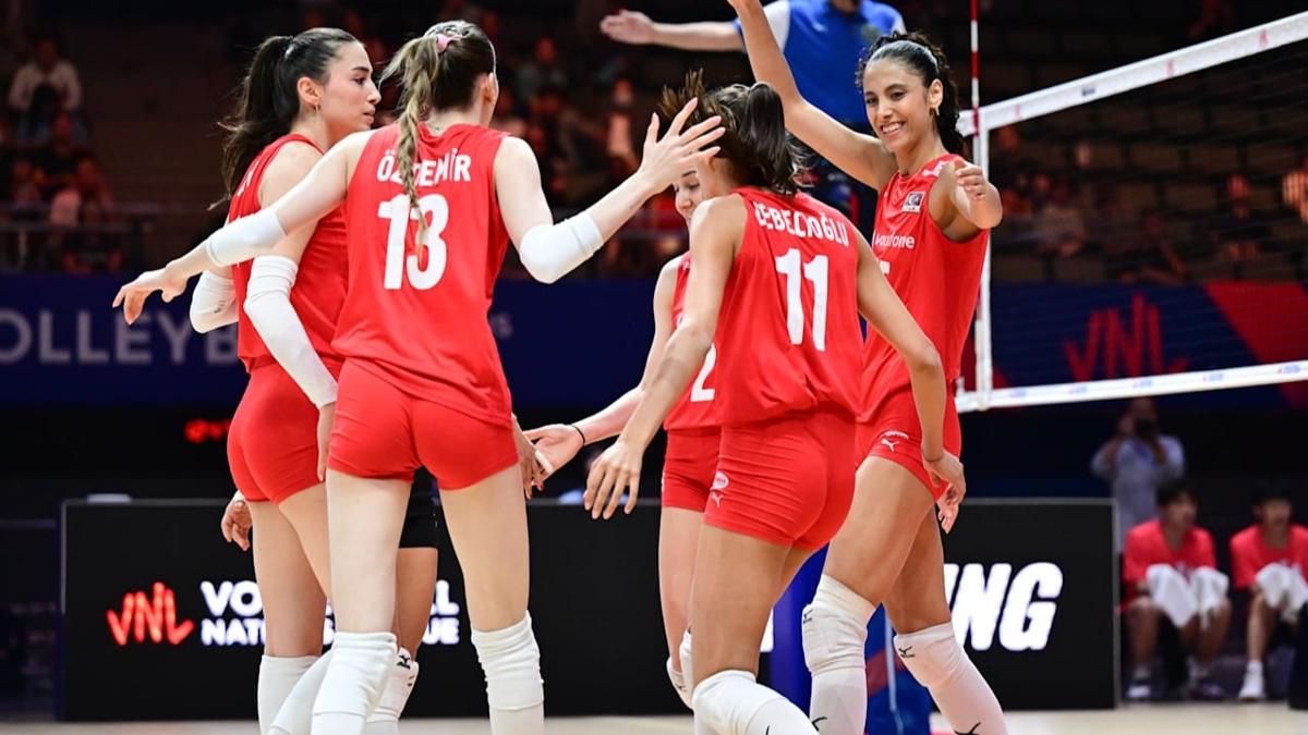 Galibiyetle baladlar! Filenin Sultanlar, Fransa'y affetmedi